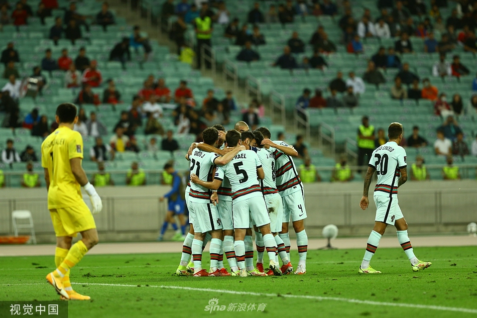 ??中國賽第二場沒得上！曾凡博還有機(jī)會(huì)拿到籃網(wǎng)的雙向合同嗎？