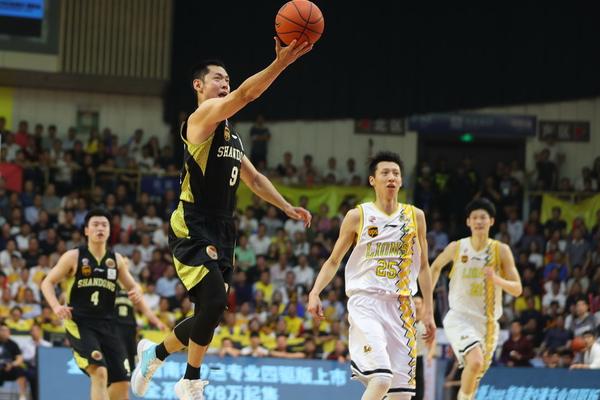 《陰陽師》手游中的貍貓是一個輸出型R式神，貍貓的屬性中S級的神明確實顯得很扎眼，但是防御屬性的弱勢還是讓貍貓這個式神被拉低了不少，不過好在技能效果方面還是能看得過去，那么貍貓的覺醒屬性怎么樣呢？接下來
