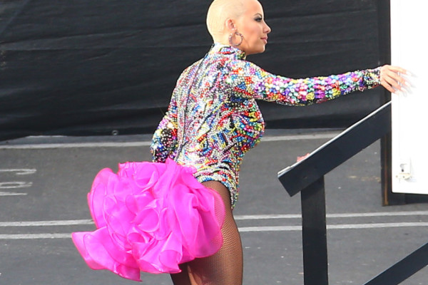 絕區(qū)零奇花異旅春日總動(dòng)員1怎么通過(guò)