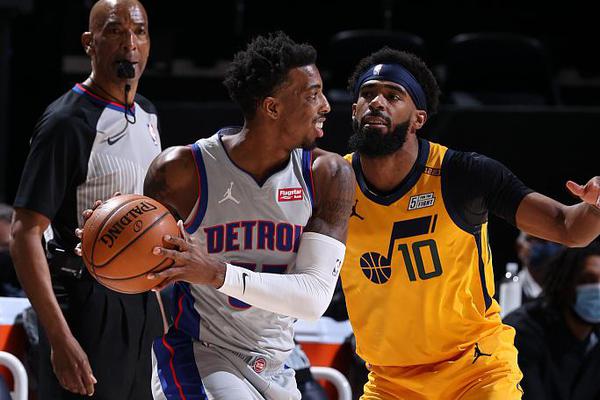 因紅牌總計(jì)被罰11.5萬(wàn)！布爾克踢人染紅，內(nèi)部處罰10萬(wàn)+足協(xié)1.5萬(wàn)HX