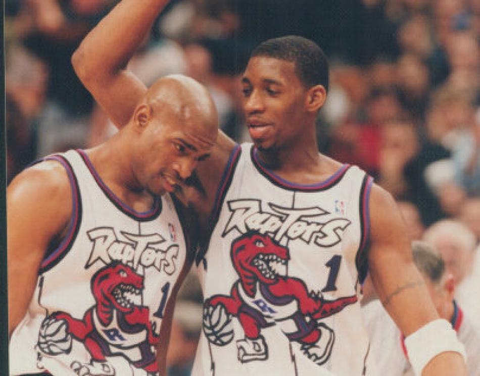 生日夜奪冠+MVP！施羅德賽后新聞發(fā)布會被隊友潑水慶生&唱生日歌