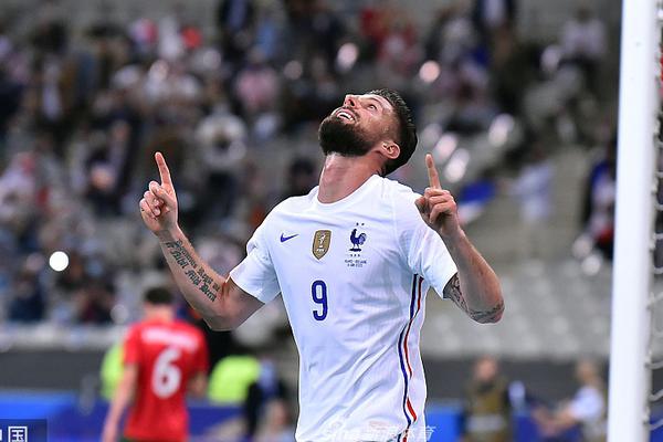 官方：邁阿密?chē)?guó)際簽下紐維爾老男孩邊鋒西爾維蒂，簽至2029＋1年