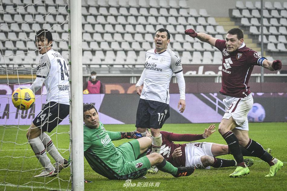 開局一把刀搜完我就跑怎么下載？想要比別人更加搶先搶快的玩到這款游戲，那么你獲取游戲開測消息是關鍵，能夠獲取到第一手信息，你才能在最快的時間內容體驗到，開局一把刀搜完我就跑怎么下載呢？在哪里可以免費下載
