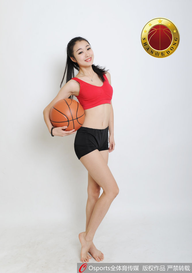 虎撲01月09日訊 今日NBA常規(guī)賽76人對(duì)陣奇才的比賽正在進(jìn)行中。比賽第四節(jié)，馬克西全場一條龍上籃打進(jìn)，剩下23秒76人領(lǐng)先2分。