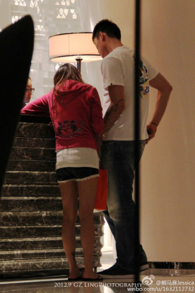 馬卡報：拉菲尼亞大腿后側(cè)不適被換下，預(yù)計會缺席周一聯(lián)賽