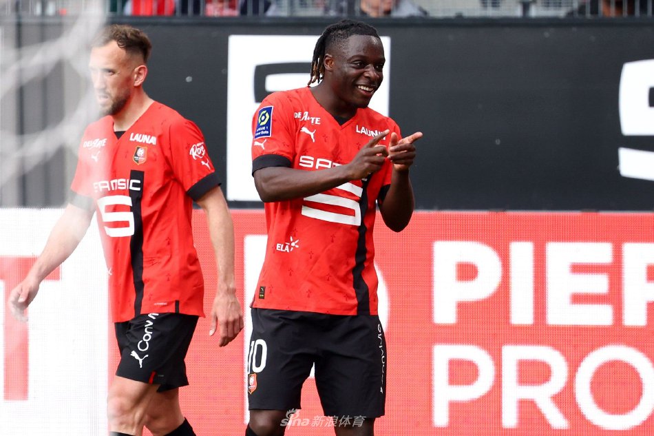 官方：國安主帥塞蒂恩賽后發(fā)表不負(fù)責(zé)任評論，禁賽1場罰款1萬