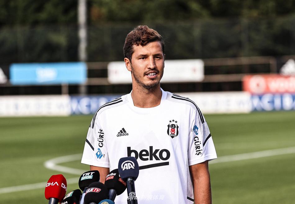 騰訊洛克王國IP新游《洛克王國：世界》于今日12點開啟「同行測試」。在《洛克王國：世界》，你將作為魔法學(xué)院的新生，踏入400+精靈棲息的開放大世界與精靈建立羈絆，共同經(jīng)歷洛克王國新的篇章。游戲承襲“洛
