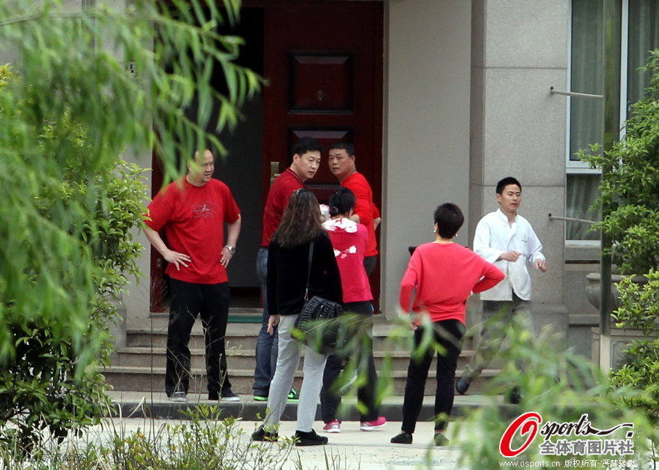 馬卡: 巴薩已經和佩德里、阿勞霍談妥了續(xù)約，只待簽字、官宣