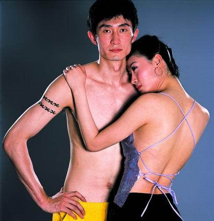 [流言板]投不進(jìn)搶不過！亞當(dāng)斯雙手補(bǔ)扣，火箭籃板19