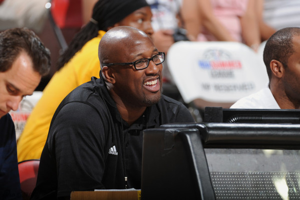 精妙！梅西直塞送助攻，慢鏡頭回放還穿襠了對手球員