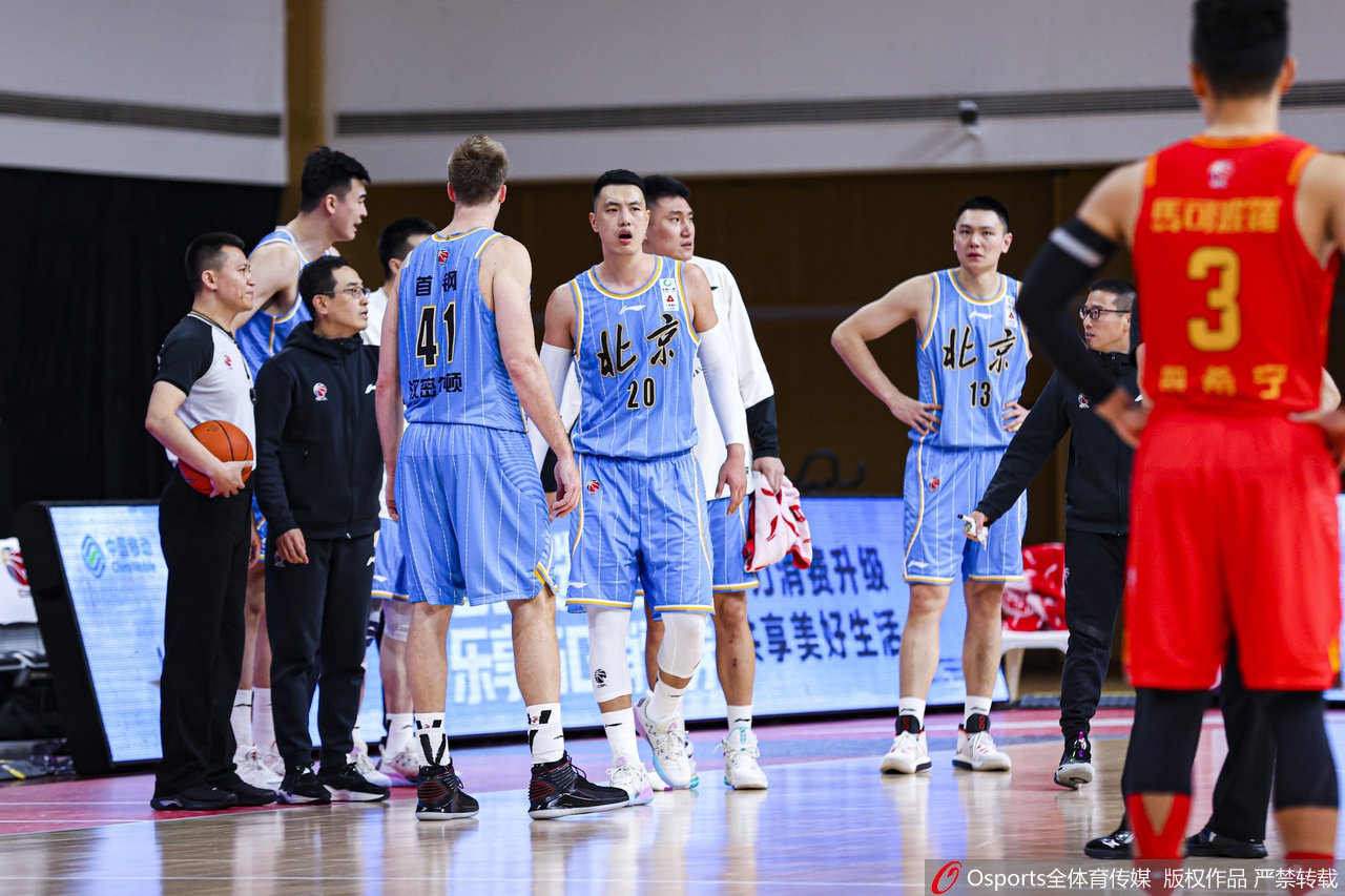 每體：巴薩內(nèi)部對(duì)萊奧意見有分歧，且球員轉(zhuǎn)會(huì)費(fèi)很難低于9000萬(wàn)歐