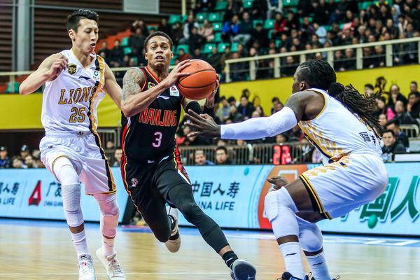 華子關鍵時刻殺死比賽！英格爾斯：當擁有最好球員時會發(fā)生這樣事