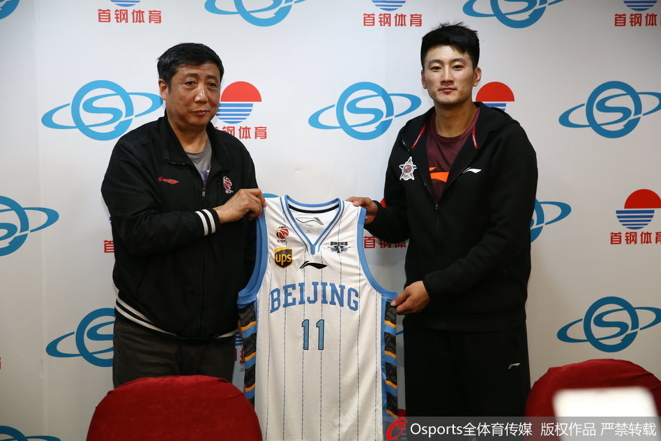 小羅社媒祝賀老東家米蘭奪冠：干得好，小伙子們！