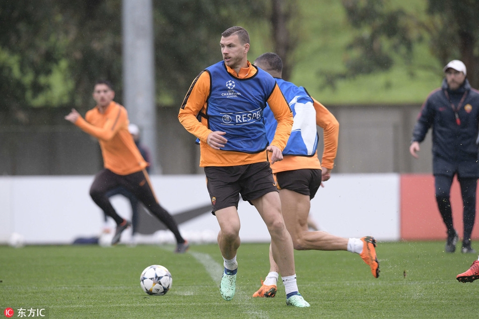 曼聯(lián)官推曬海報(bào)預(yù)熱客戰(zhàn)富勒姆：庫尼亞擔(dān)綱海報(bào)主角