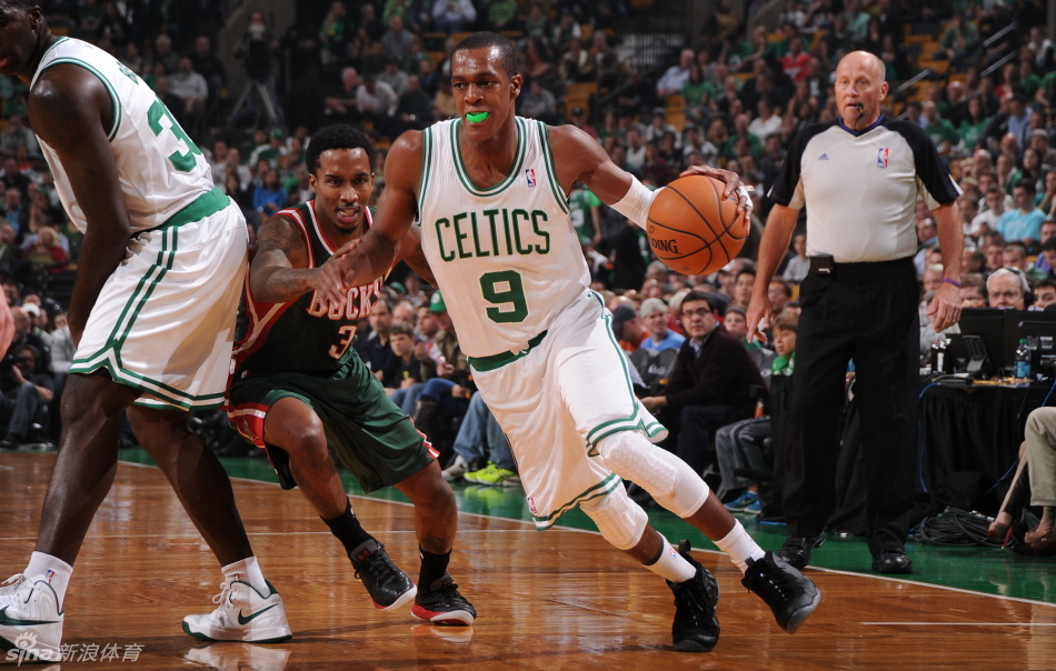 虎撲01月23日訊 NBA常規(guī)賽，活塞客場114-104戰(zhàn)勝老鷹。全場比賽，活塞后衛(wèi)凱德-坎寧安首發(fā)出戰(zhàn)34分鐘，19投12中，三分球4投1中，罰球4罰4中得到29分6籃板11助攻1搶斷2封蓋，但出現(xiàn)
