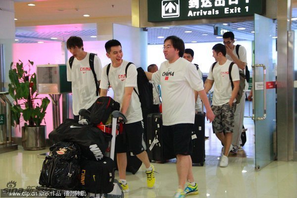 風格真的很搭！美媒曬利拉德霍勒迪媒體日合影：要是18年不敢想