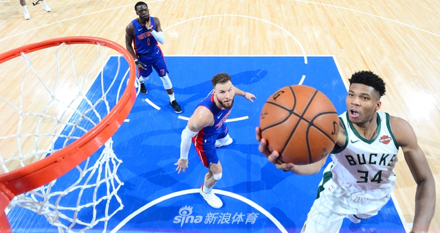 亨利：巴薩在歐冠中不能用這么高的防守線，面對強隊時會暴露無遺