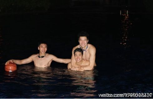 熱刺球員投訴對方防守隊員禁區(qū)內(nèi)手球，主裁經(jīng)VAR檢查后沒有判點Harris                                                               
