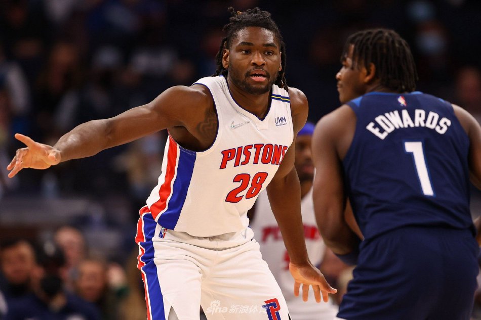 經(jīng)典！森林狼主場揭幕戰(zhàn)將穿復(fù)古球衣+配套球場地板涂裝！