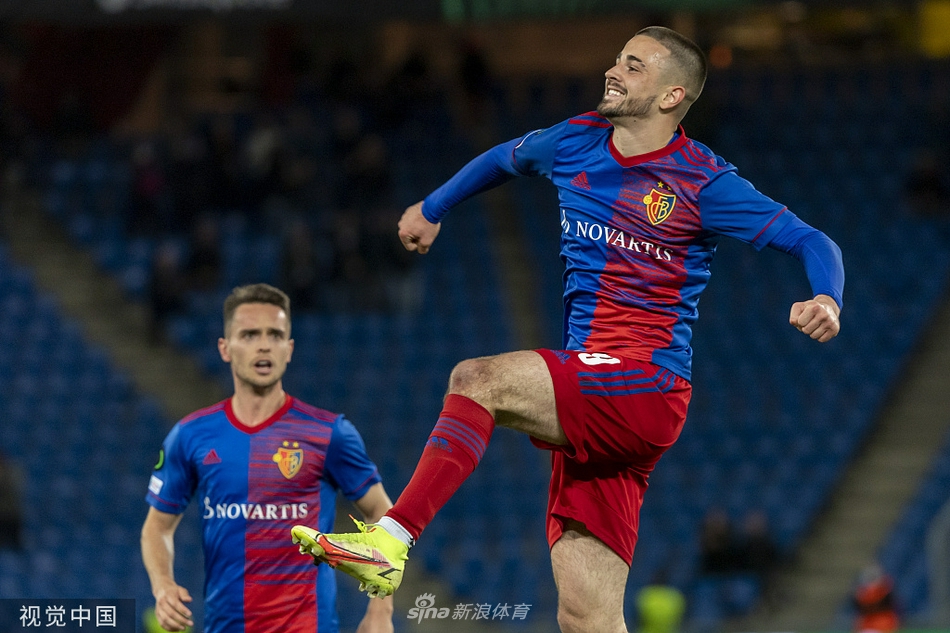 晉級(jí)附加賽！玻利維亞球員賽后喜極而泣，高原主場放起煙花