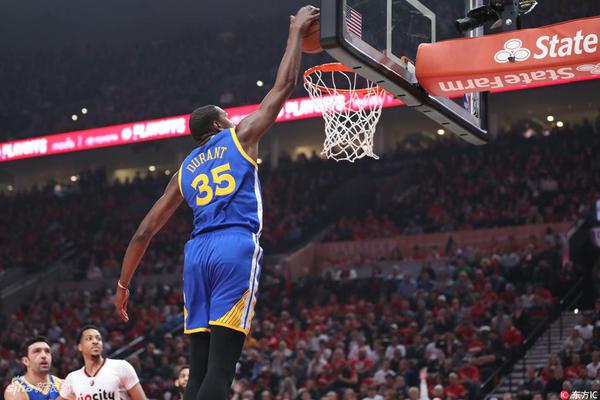 鉚足了勁！華盛頓退防釘板大帽 小橋三分再投刷網(wǎng)不中