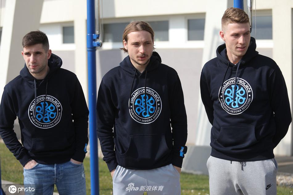 小曾穿籃網(wǎng)訓(xùn)練褲！網(wǎng)友在曼哈頓遇到曾凡博胡明軒：兩人都很友好