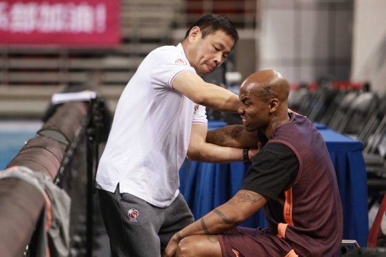 [流言板]雷迪克談?chuàng)Q下八村壘：只是讓他精神上放松一下，他沒有做錯