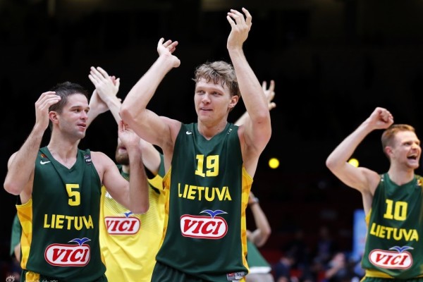 貝弗利：50%狀態(tài)的恩比德比聯(lián)盟90%球員更強(qiáng) 他不熱身就拿70分