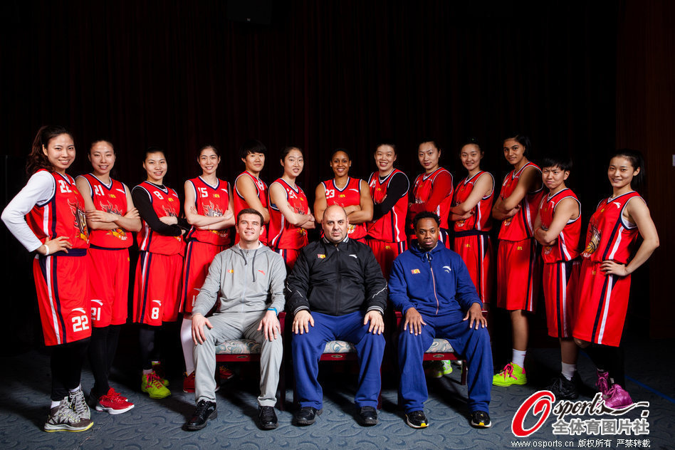 角球機(jī)會(huì)破門，西漢姆聯(lián)守門員撲救脫手，凱塞多進(jìn)球