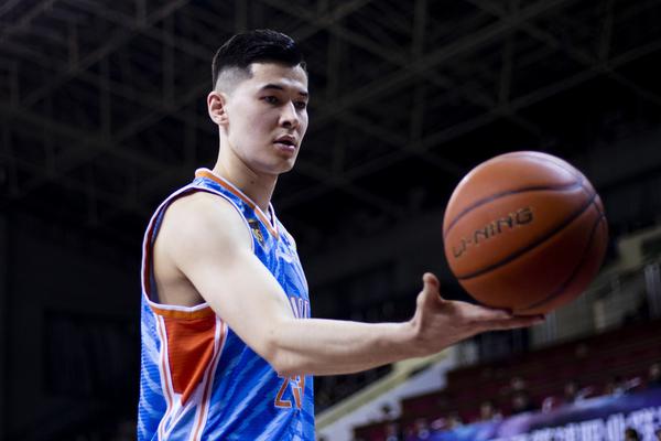 2球領(lǐng)先！圖拉姆傳中，鄧弗里斯門前包抄進球