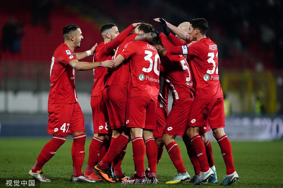 從過人王到進(jìn)攻核心！TA：多庫常與哈蘭德練配合 請教練提升決策