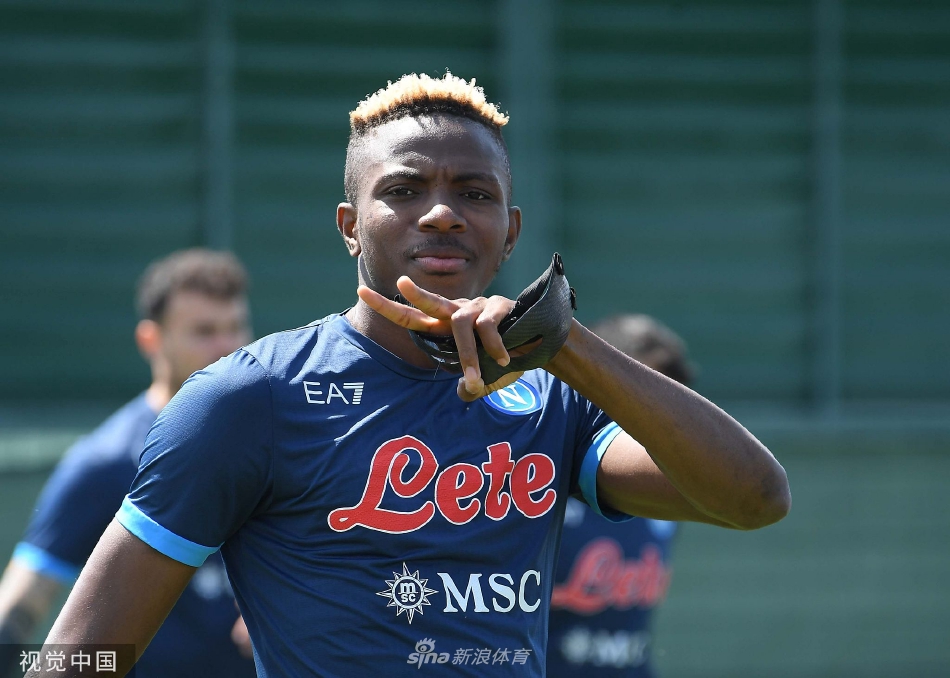 郵報：曼聯(lián)VIP座位銷售情況未達預(yù)期，套餐價格已直降200英鎊