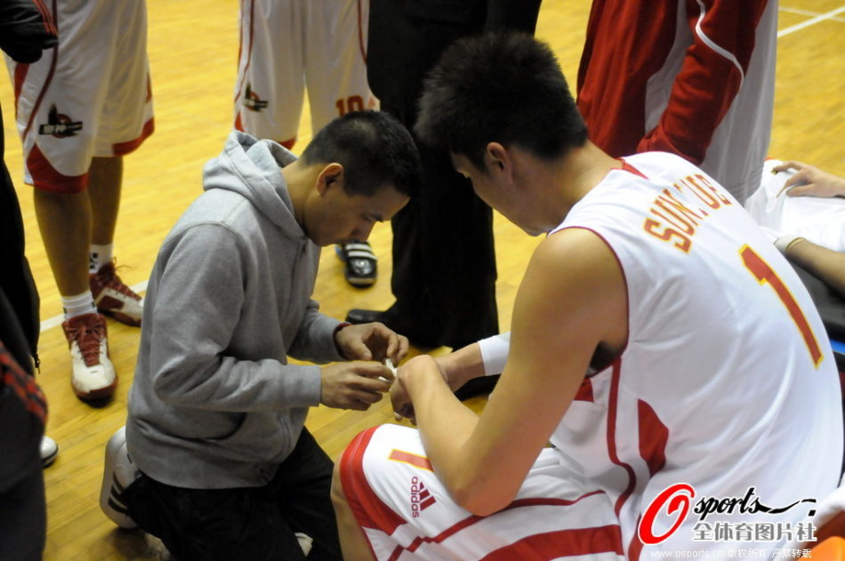 《羊蹄山之魂》女主拜訪小島工作室 曬與Ludens合照