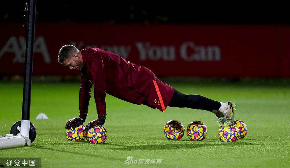 虎撲1月8日訊 今天NBA常規(guī)賽鵜鶘主場對陣森林狼的比賽已經(jīng)結(jié)束。全場戰(zhàn)罷，鵜鶘以97-104不敵森林狼。本場比賽，鵜鶘球員德章泰-默里出戰(zhàn)33分鐘，20投12中，其中三分球8投2中，罰球6投3中，得
