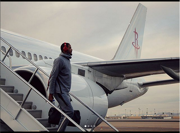 ??居勒爾被米內拉球員要球衣后也要了對方球衣，對方有些沒想到