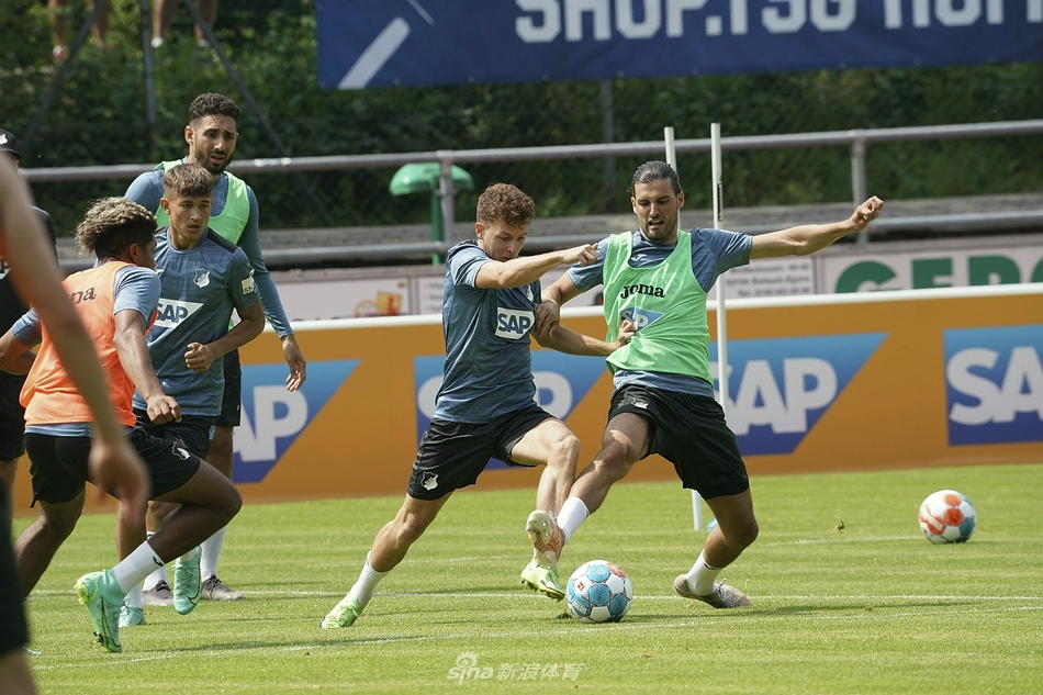 每體：科亨參加世青賽，預備隊門將貝納特進入巴薩一線隊