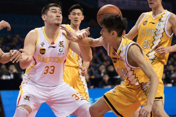 跟隊記者：埃斯圖皮尼安的身體狀況良好，明天重新參與米蘭合練