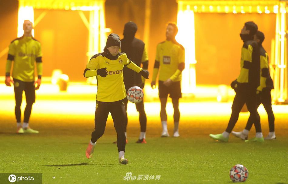 江蘇隊、廣州均已解散！昔日許家印、張近東200億的交杯酒