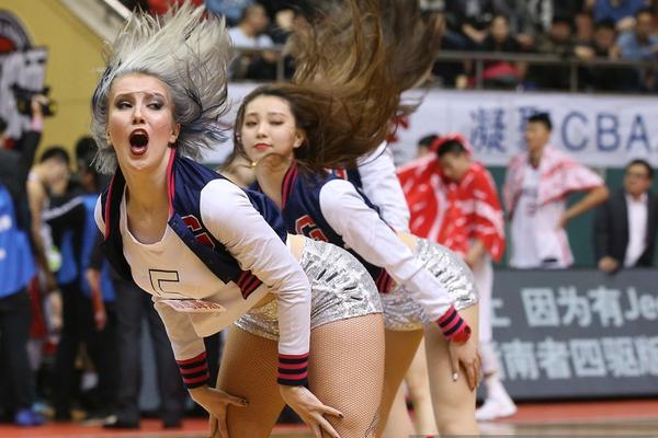 此前1勝9平19負，紐卡取得英超客場對陣曼聯(lián)的第二場勝利