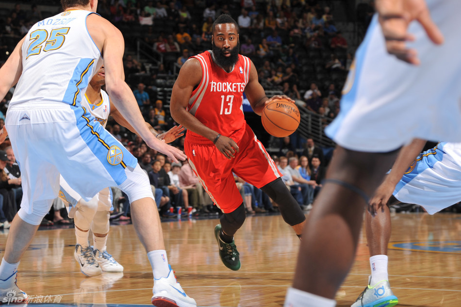 MVP！約基奇連續(xù)5場三雙，繼張伯倫后首位35+20+15的球員