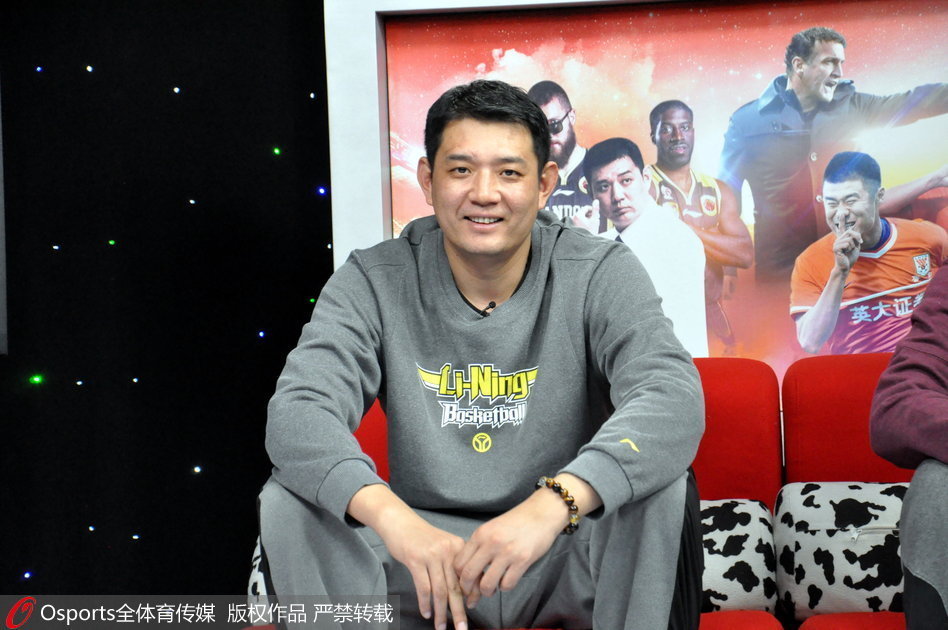 戈登：約基奇的統(tǒng)治力太強了 閱讀比賽的能力不可思議