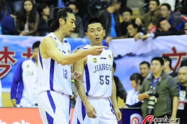 風格真的很搭！美媒曬利拉德霍勒迪媒體日合影：要是18年不敢想