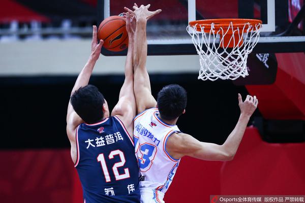 內維爾：凱塞多是英超最佳中場，卡拉格：賴斯略勝一籌