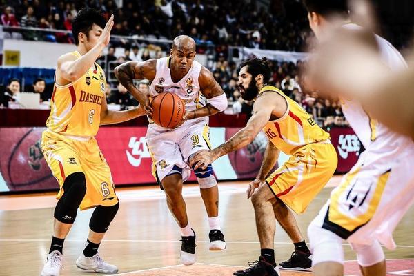 菲利克斯本場3射2正進(jìn)2球+1造良機2關(guān)鍵傳球 8對抗3成功 獲9.0分