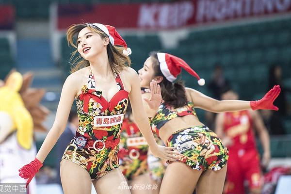 曼聯(lián)官方：球員將在雙紅會穿白色客場球衣，為本賽季首次