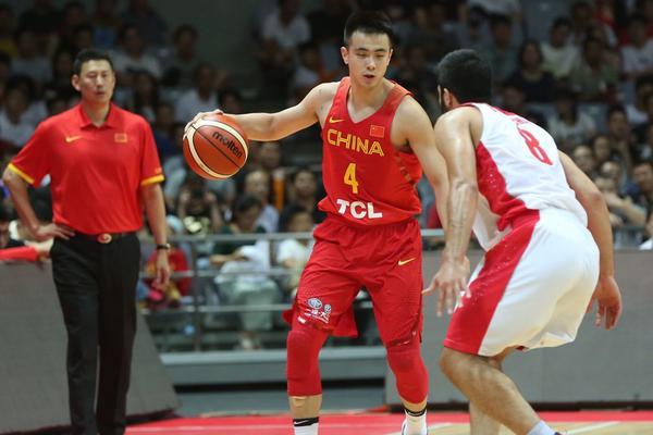 西甲積分榜：馬競(jìng)5輪僅1勝排第12，皇馬全勝領(lǐng)跑，凌晨巴薩出戰(zhàn)