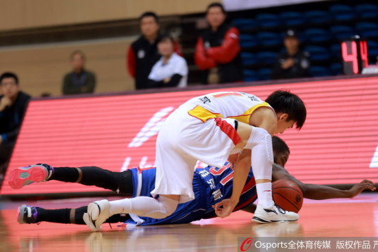 執(zhí)教前5場西甲全勝，阿隆索是第三位做到的皇馬主帥
