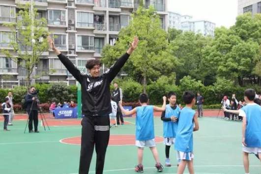 熱刺官方：譴責對女足球員杰西卡-納茲的種族歧視行為MapleSky                                                                202
