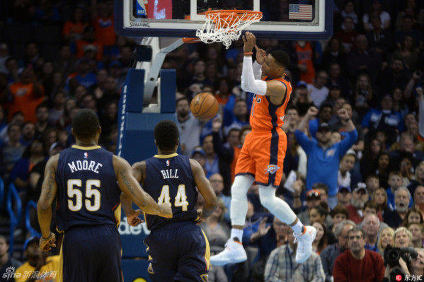 早早染黃，賴斯鏟倒豪雷吉薩爾，第7分鐘吃到黃牌