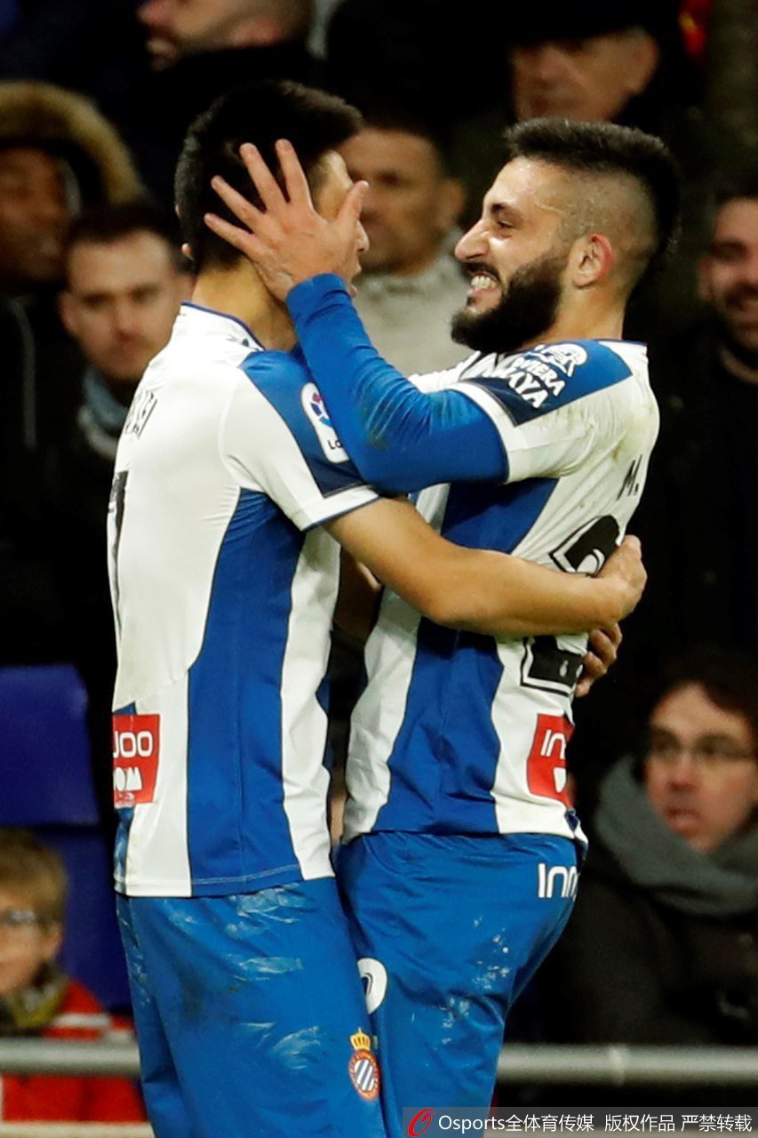 韋世豪開出任意球，皮球彈地后直接入網(wǎng)，成都夢幻開局1